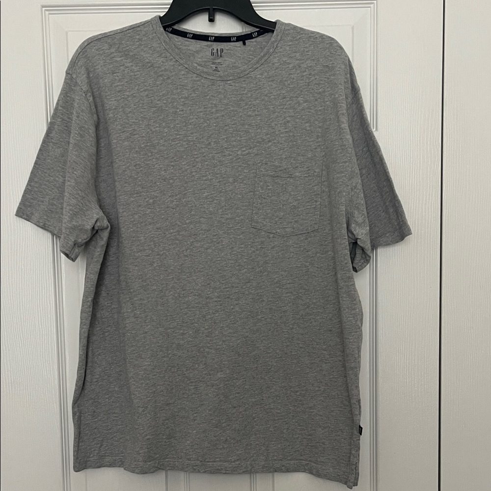 GAP Men's Heather Gray Short Sleeve Tee